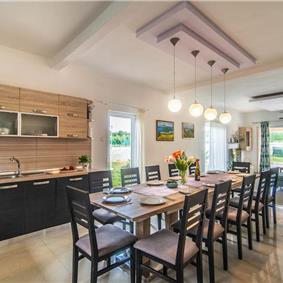 6 bedroom villa with pool near Sveti Lovrec and Poreč, sleeps 12